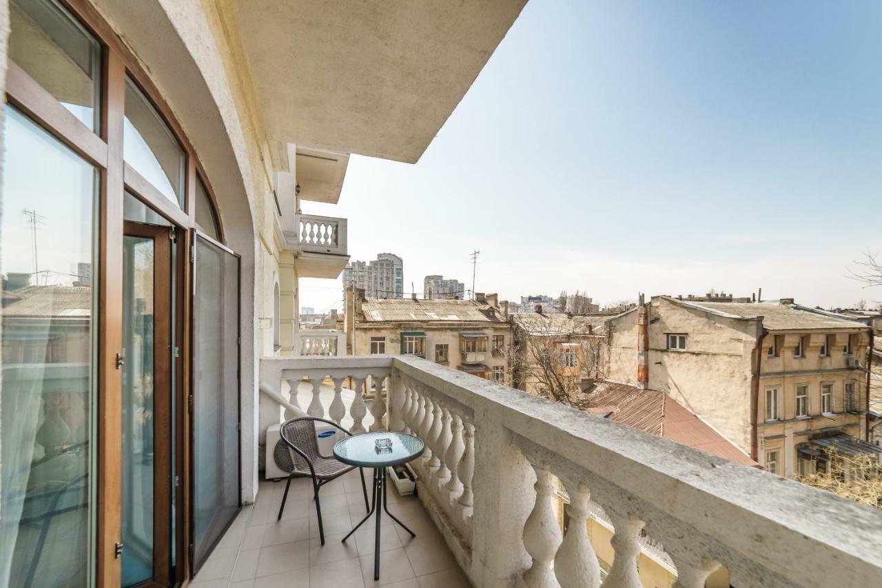 Stylish Apartment With A Balcony Overlooking The Park Odessa Eksteriør bilde