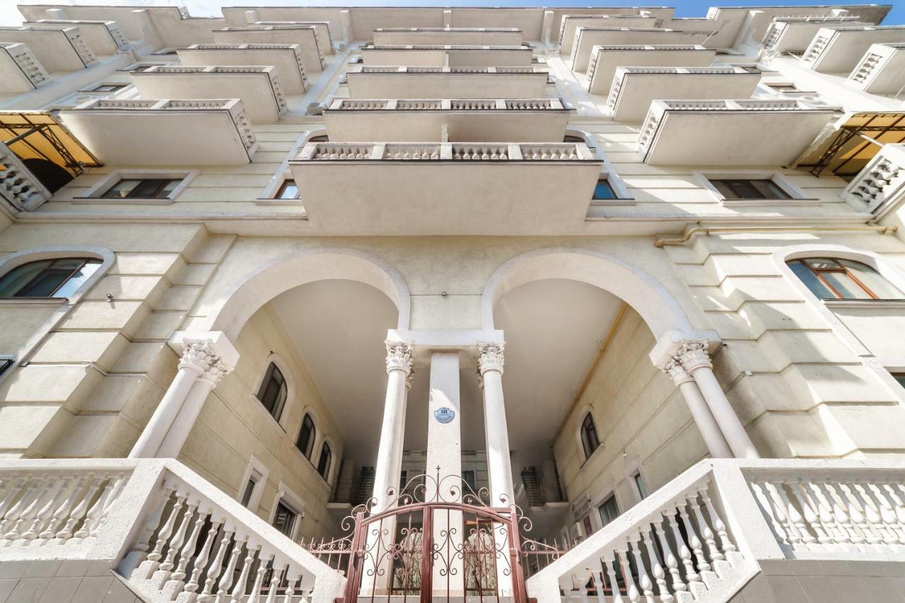Stylish Apartment With A Balcony Overlooking The Park Odessa Eksteriør bilde